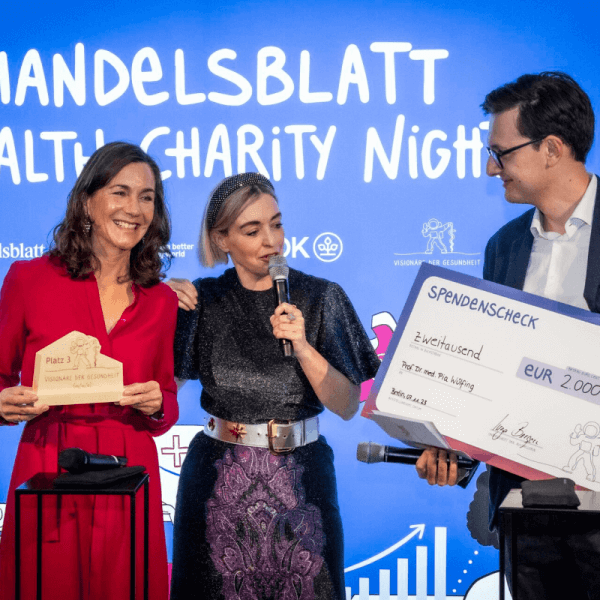 Der 3. Platz beim 'Visionäre der Gesundheit (m/w/d) Award 2023' ging an PINK!-Gründerin Prof. Dr. Pia Wülfing und ihr Team 